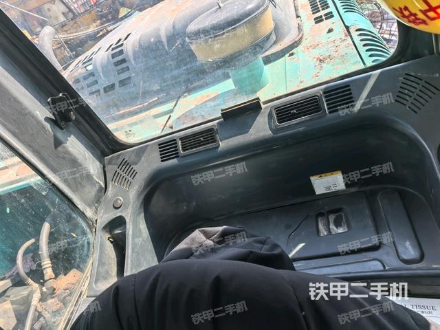 右側(cè)玻璃角標(biāo)(駕駛室部分) 右側(cè)玻璃角標(biāo)(駕駛室部分)