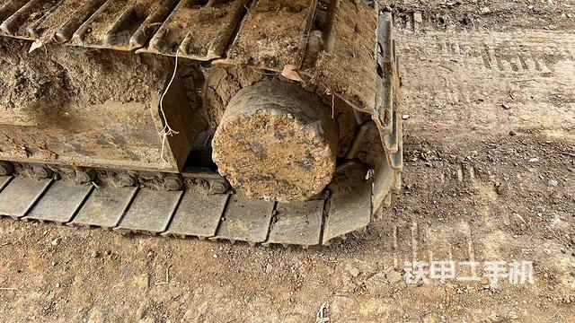 左驅(qū)動輪（行走機構(gòu)）