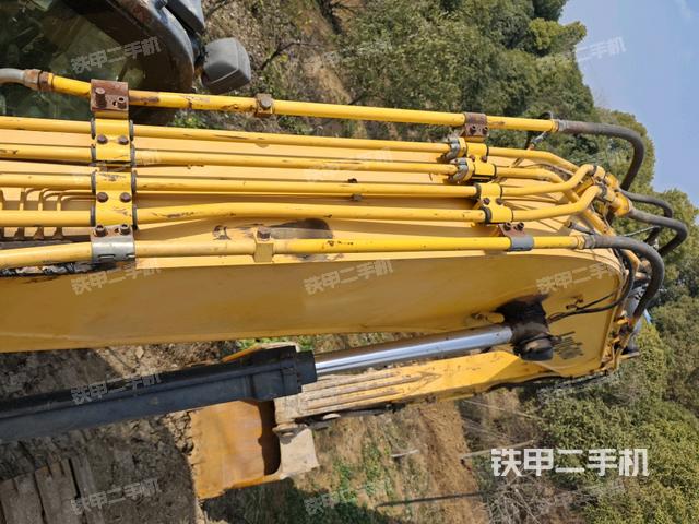 大臂背部俯视（工作和回转装置）