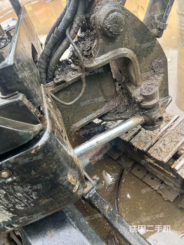 駕駛室整體（整機外觀）