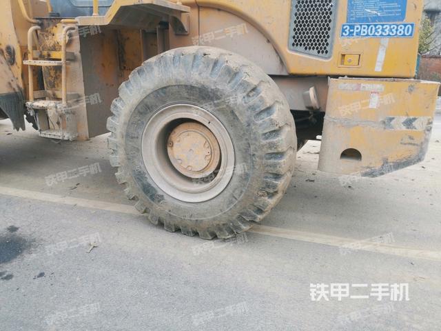 右前輪（行走機(jī)構(gòu)）