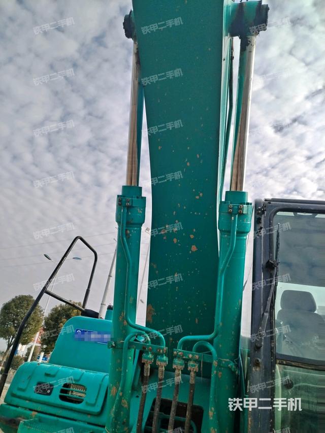 大臂油缸整體?豎拍(工作和回轉(zhuǎn)裝置) 大臂油缸整體?豎拍(工作和回轉(zhuǎn)裝置)