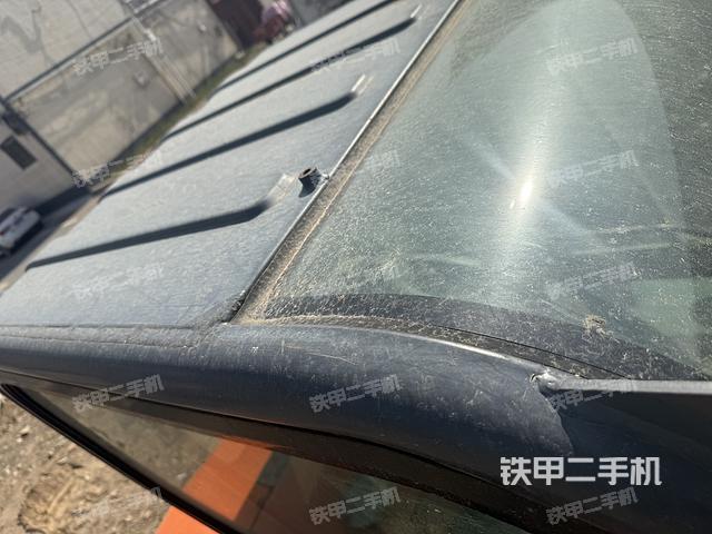 驾驶室顶部（整机外观）