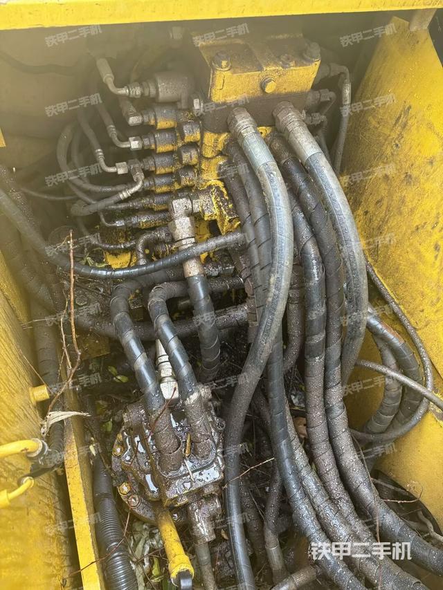 發(fā)動機室(上車部件) 發(fā)動機室(上車部件)