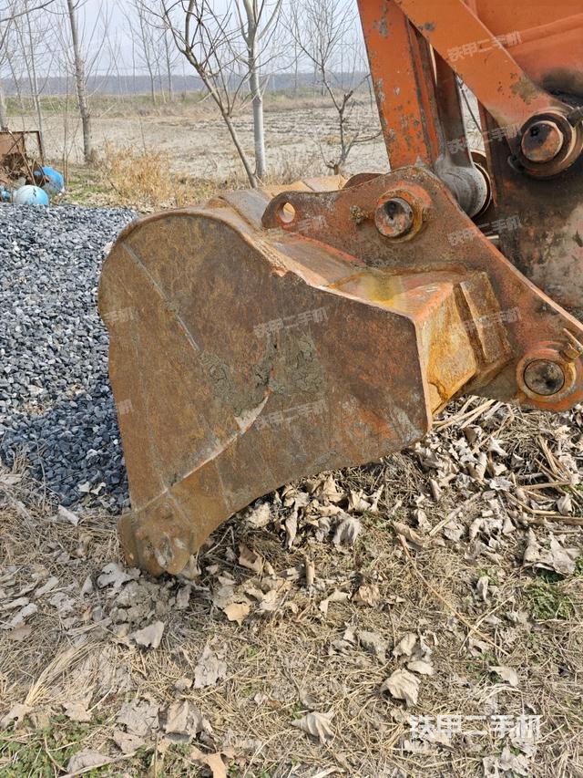 鏟斗右后整體（工作和回轉(zhuǎn)裝置）