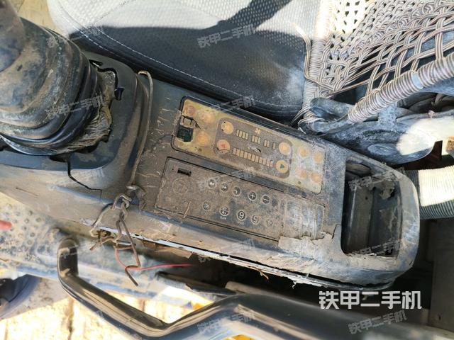 座椅左側(cè)控制臺(tái)/音響/含左手柄（駕駛室部分）