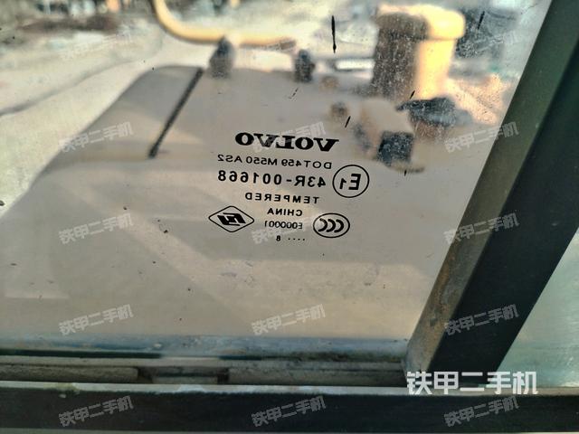 后窗玻璃角标（驾驶室部分）