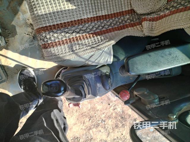 座椅左侧控制台/音响/含左手柄（驾驶室部分）