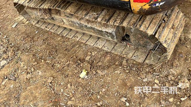 右側(cè)履帶整體?(行走機構(gòu)) 右側(cè)履帶整體?(行走機構(gòu))