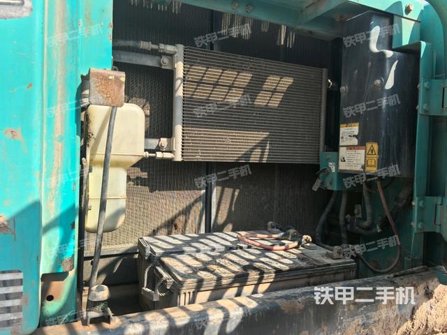 散熱器正面(大件艙室) 散熱器正面(大件艙室)