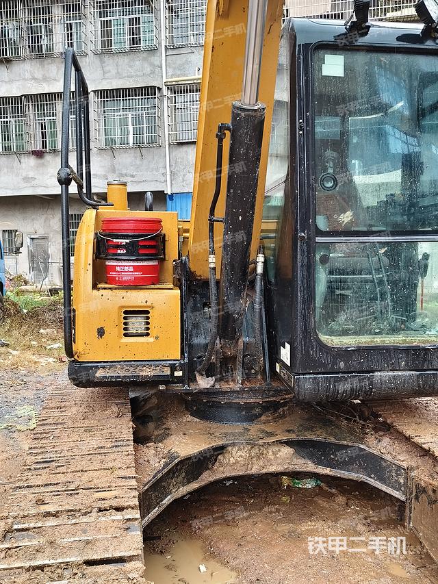 驾驶室整体（整机外观）