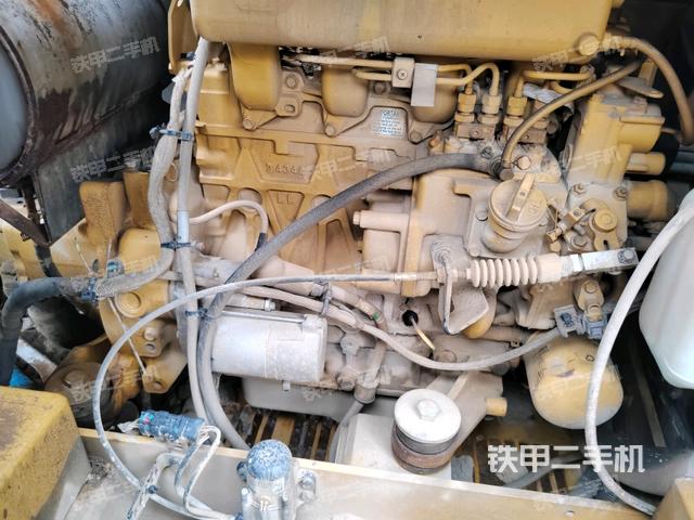 發(fā)動(dòng)機(jī)室（上車(chē)部件）