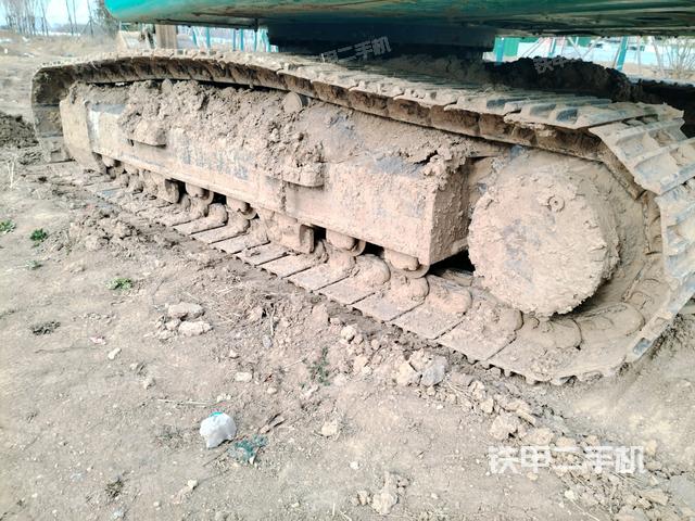 右側(cè)履帶整體(行走機(jī)構(gòu)) 右側(cè)履帶整體(行走機(jī)構(gòu))