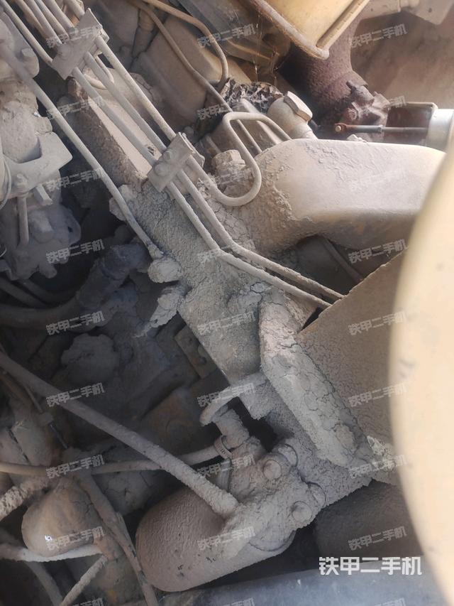 散熱器全景（壓路機(jī)發(fā)動(dòng)機(jī)艙）