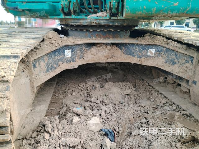 轉(zhuǎn)盤(pán)和下車(chē)架正前(工作和回轉(zhuǎn)裝置) 轉(zhuǎn)盤(pán)和下車(chē)架正前(工作和回轉(zhuǎn)裝置)