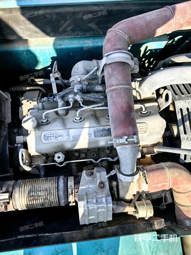 發(fā)動(dòng)機(jī)室（上車部件）