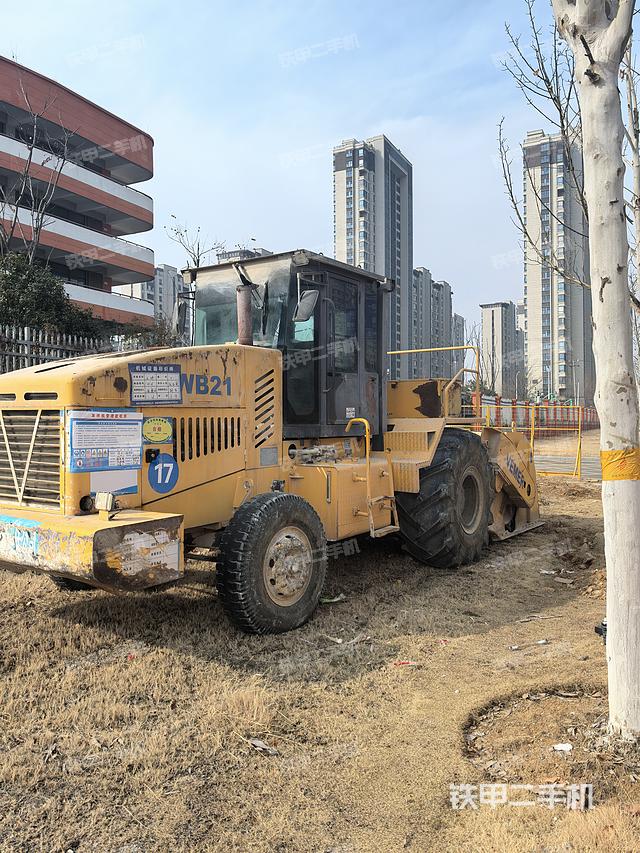 整机右侧（设备外观及核心部件）