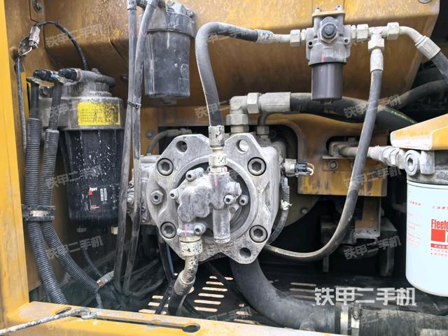 液壓泵斜45?左(大件艙室) 液壓泵斜45?左(大件艙室)