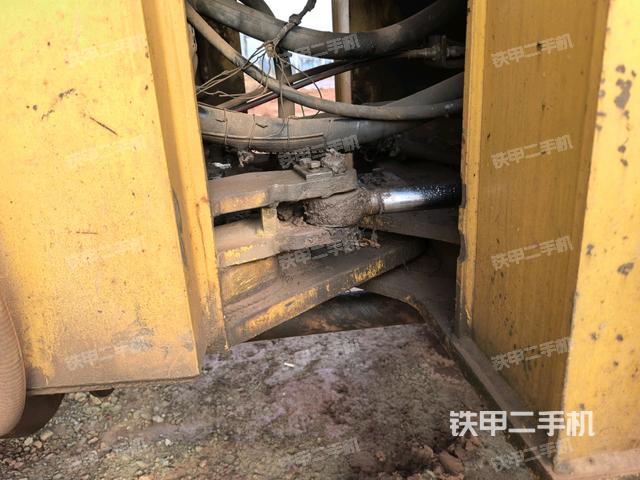 車架鉸接（液壓/傳動系統(tǒng)）