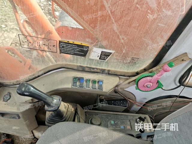 座椅左側(cè)控制臺/音響/含左手柄（駕駛室部分）