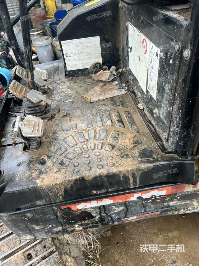 回轉(zhuǎn)馬達和主控閥（整機外觀）