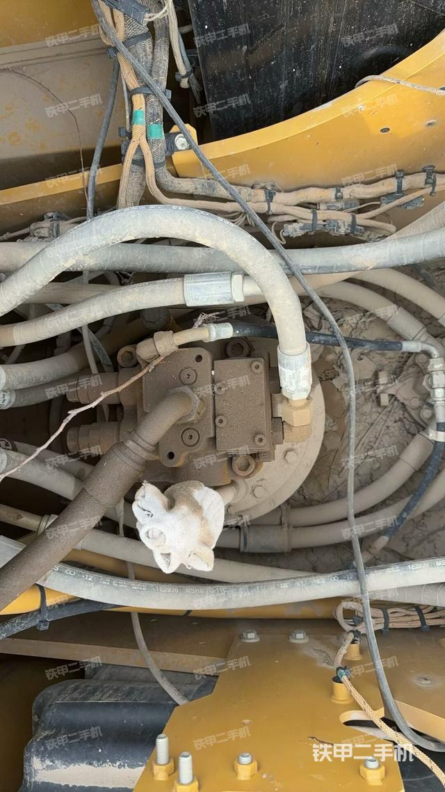 回轉(zhuǎn)馬達(dá)（上車部件）