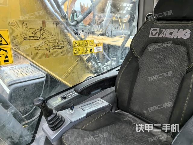 座椅右側(cè)控制臺(tái)/鑰匙門/油門/含右手柄(駕駛室部分) 座椅右側(cè)控制臺(tái)/鑰匙門/油門/含右手柄(駕駛室部分)