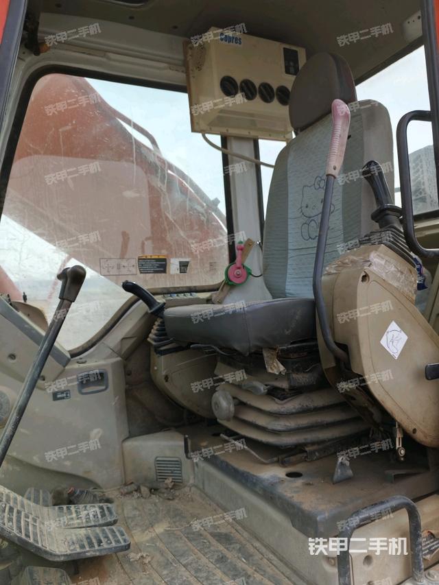 右側(cè)玻璃角標（駕駛室部分）