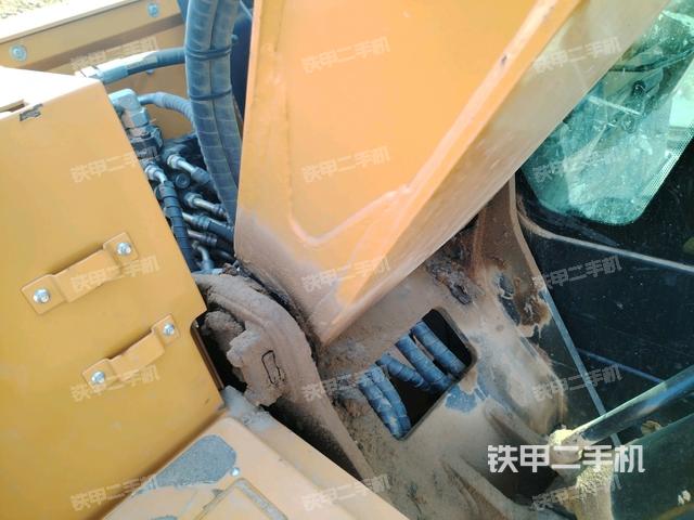 大臂根部?斜（工作和回轉(zhuǎn)裝置）