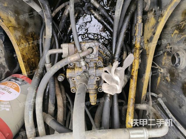 回轉(zhuǎn)馬達(dá)（上車部件）