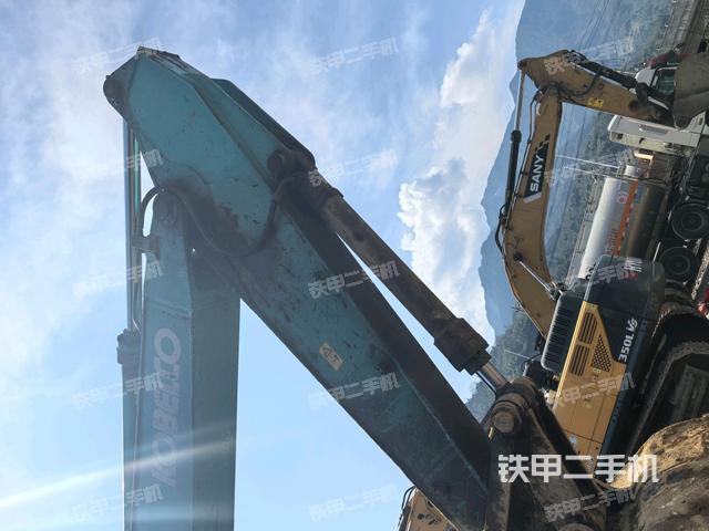 大臂油缸整體?豎拍(工作和回轉裝置) 大臂油缸整體?豎拍(工作和回轉裝置)