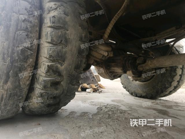 右驅動輪（行走機構）