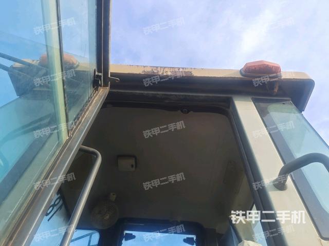 駕駛室外頂全景（壓路機(jī)駕駛室）