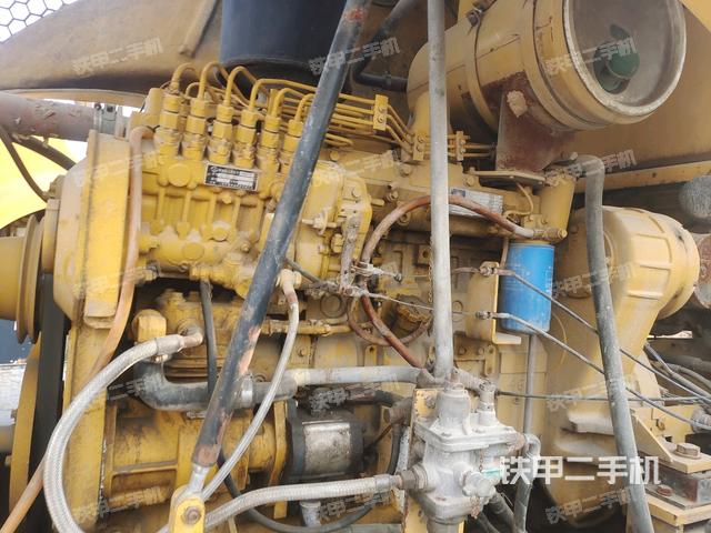 發(fā)動機艙全景（壓路機發(fā)動機艙）