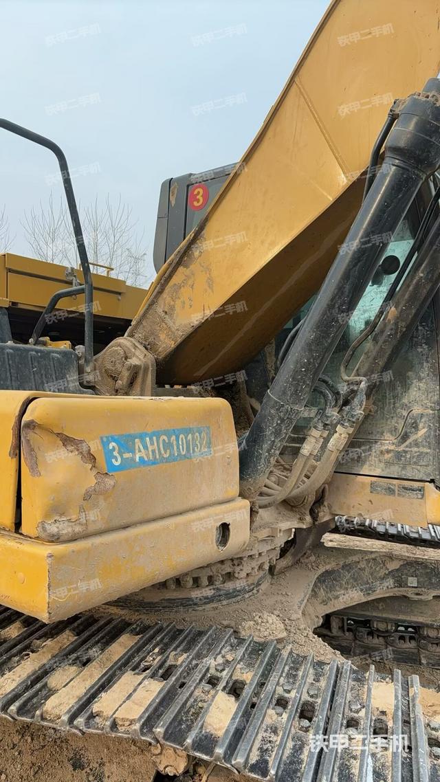 大臂油缸整體?豎拍（工作和回轉(zhuǎn)裝置）