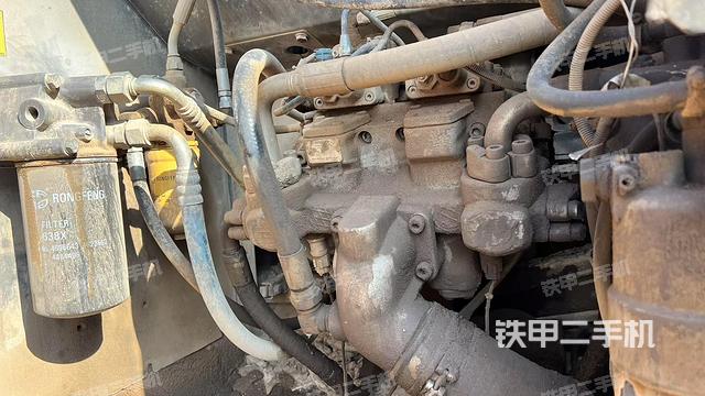液壓泵斜45?右(大件艙室) 液壓泵斜45?右(大件艙室)