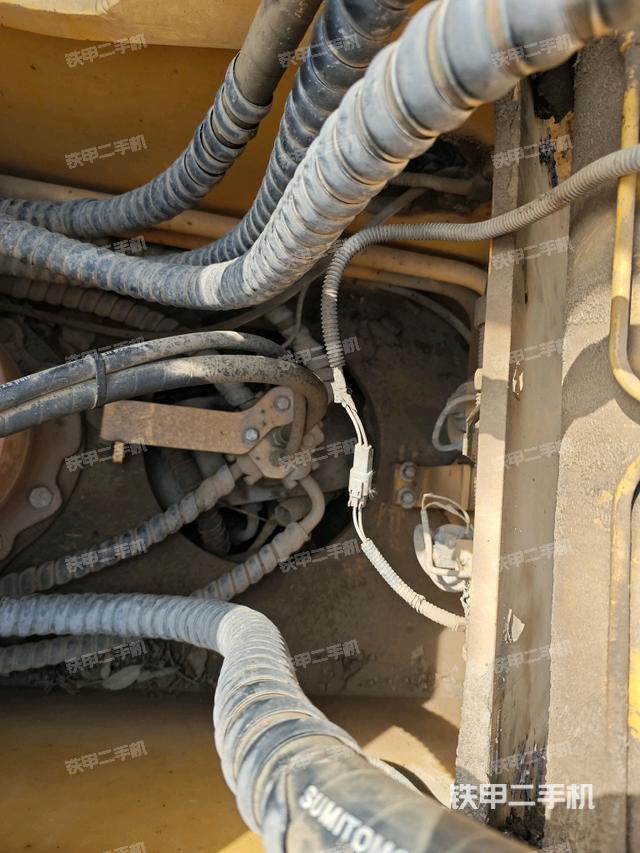 中央回转接头特写（上车部件）