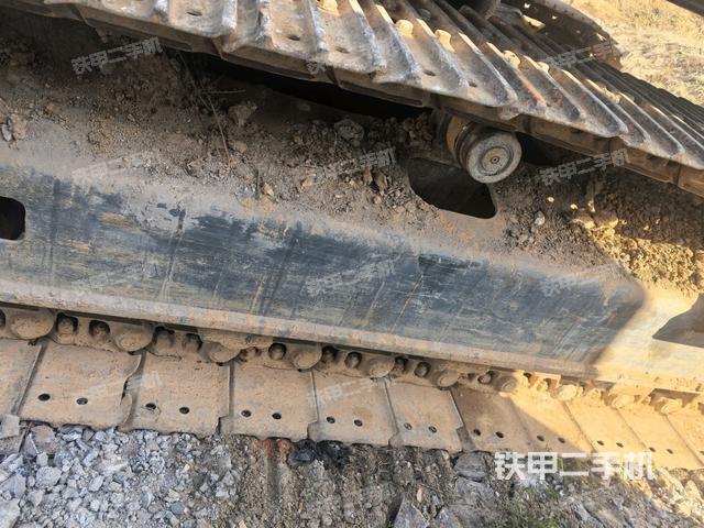 右驅(qū)動輪（行走機(jī)構(gòu)）