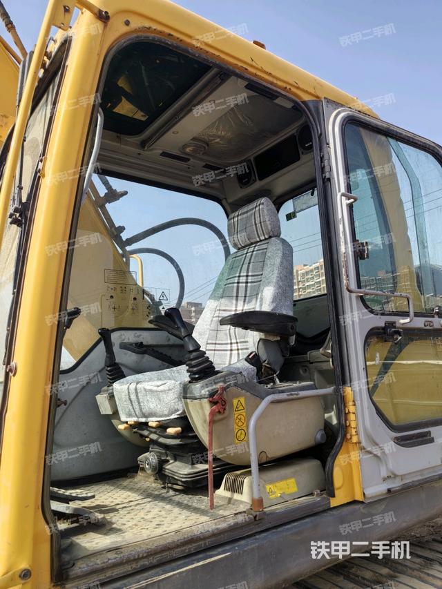 駕駛室整體（整機(jī)外觀）