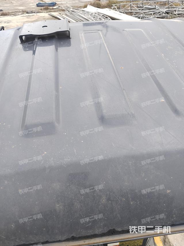 驾驶室顶部（整机外观）