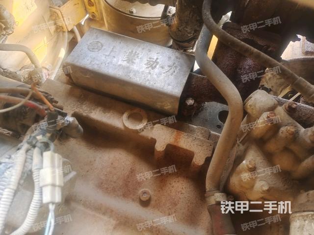 發(fā)動(dòng)機(jī)左側(cè)全景（壓路機(jī)發(fā)動(dòng)機(jī)艙）