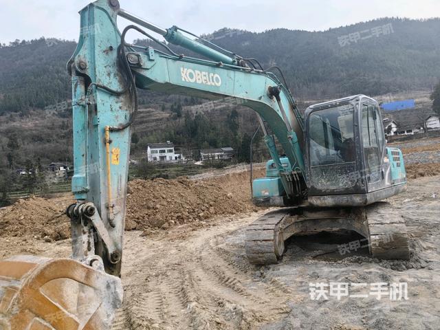 神鋼SK140LC-8挖掘機(jī)
