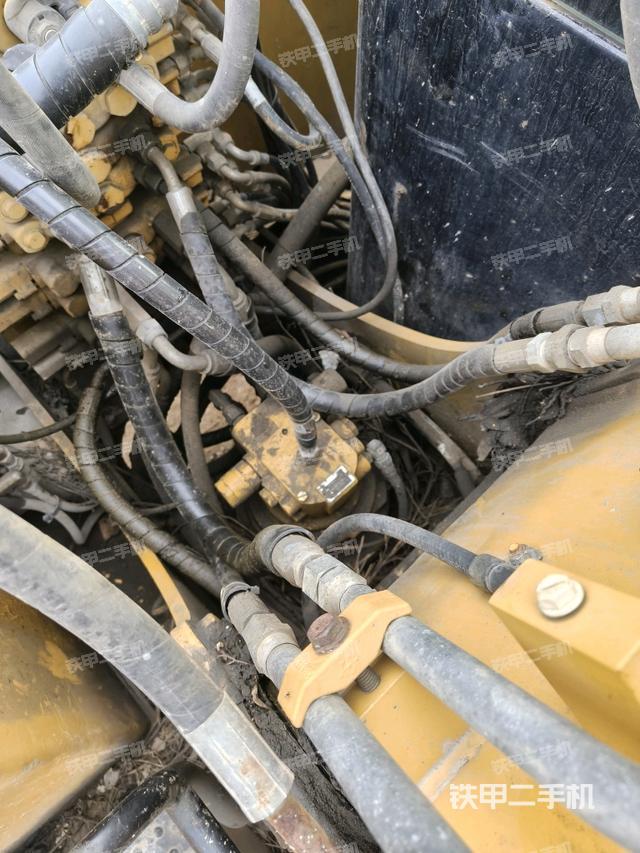 回轉(zhuǎn)馬達（上車部件）