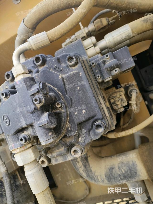 液壓泵斜45?左（大件艙室）