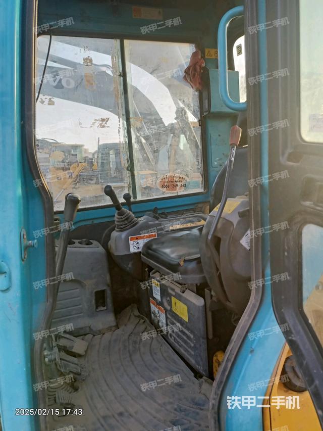 駕駛室整體（整機(jī)外觀）