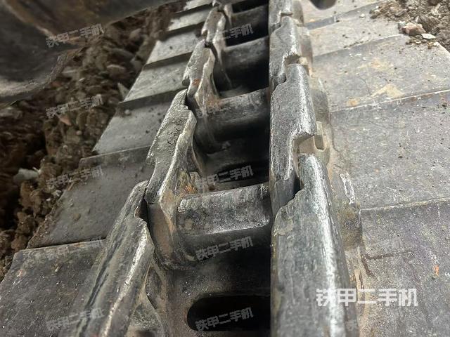 單側(cè)履帶整體（整機(jī)外觀）