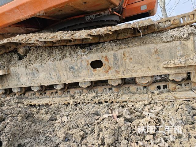 左側(cè)行走馬達蓋板（行走機構(gòu)）