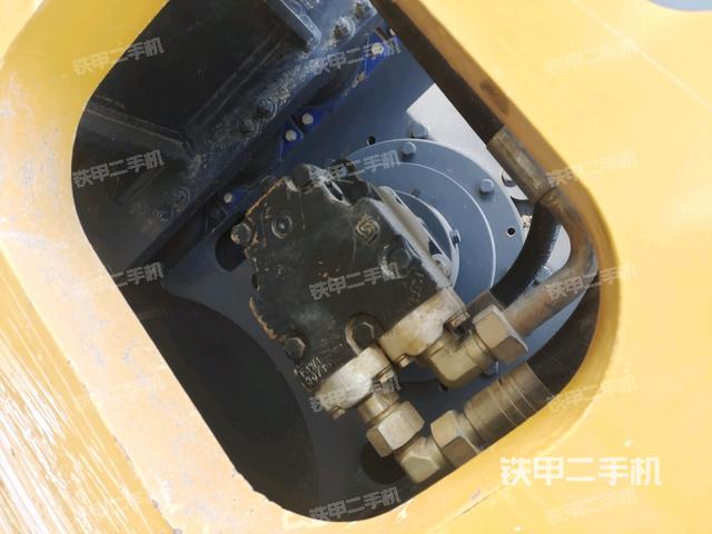 前車架正右側(cè)（壓路機(jī)前后車架）