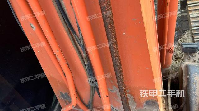 大臂背部俯視(工作和回轉(zhuǎn)裝置) 大臂背部俯視(工作和回轉(zhuǎn)裝置)