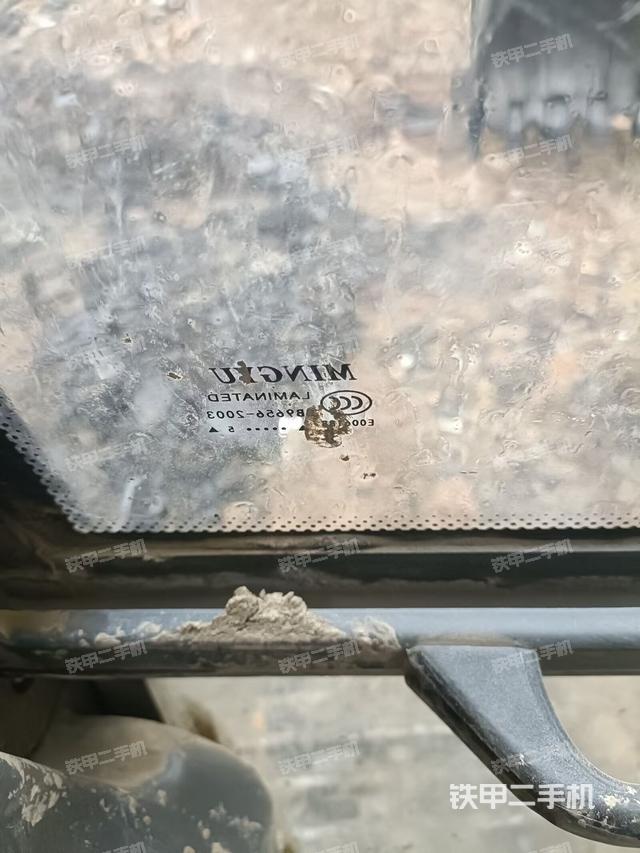 后窗玻璃角標(biāo)（駕駛室部分）